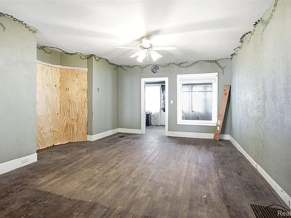 3rd image of 201 W Liberty St