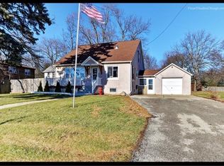 528 E Lincoln Ave, Hinckley, IL 60520