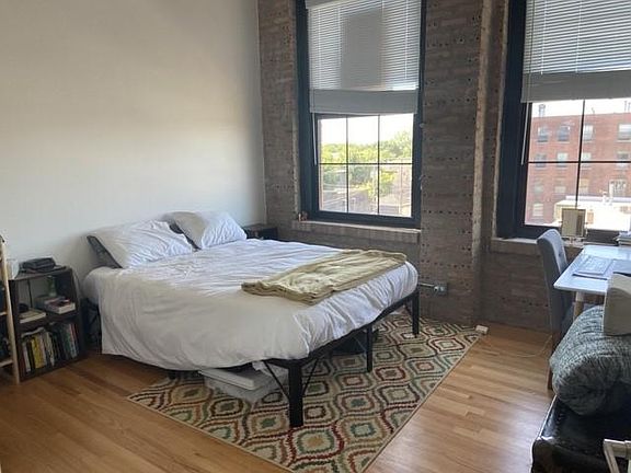5th image of 4801 N Ravenswood Ave APT 102