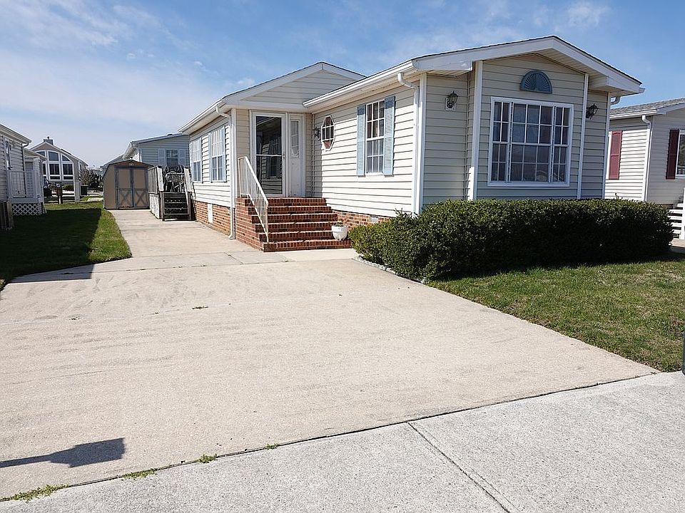 1st image of 513 Yawl Dr