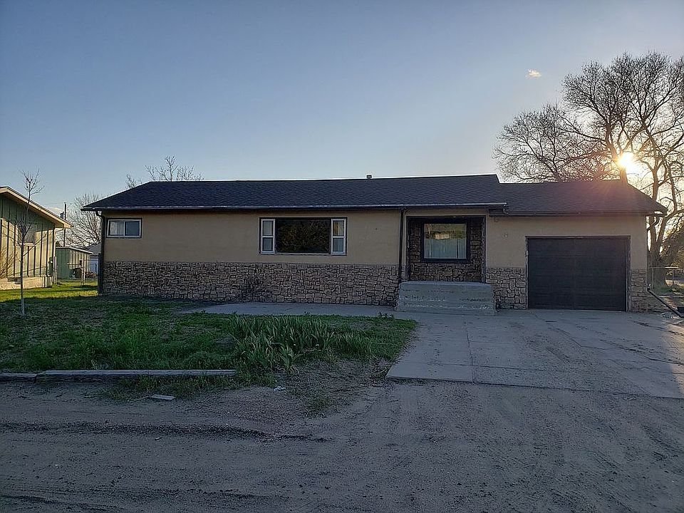 1st image of 40016 Linden Dr