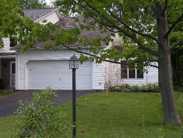 1st image of 15 Ashwood Ct