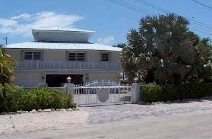 1st image of 543 Dogwood Ln