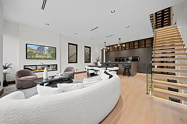 24 Bleecker Street, #2