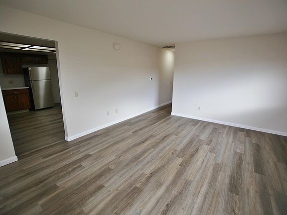 3rd image of 370 Smalley Ave #E