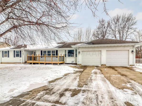 2701 N River Dr, Moorhead, MN 56560