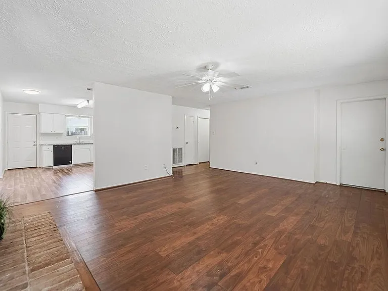 4542 Algernon Dr — Photo 6