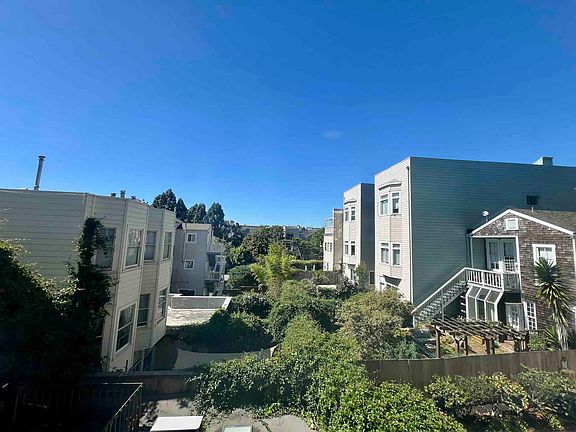 3rd image of 2127 Fillmore St APT 6