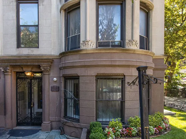 71 Eighth Avenue image 1 of 6