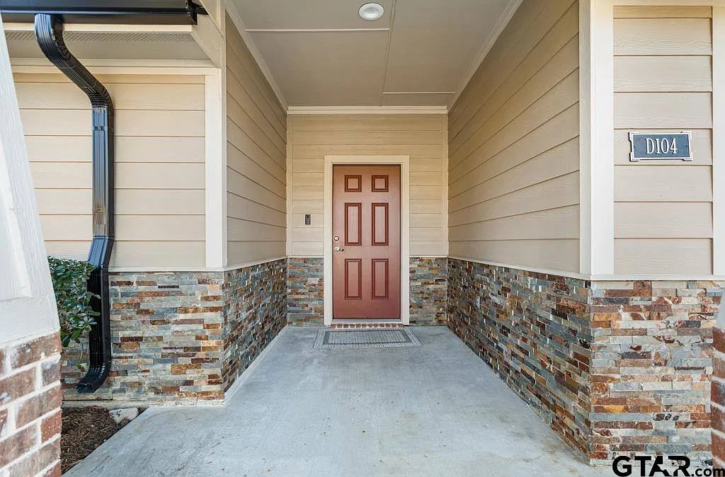 2 bed, 1612 sqft, $1,900 — Photo 4