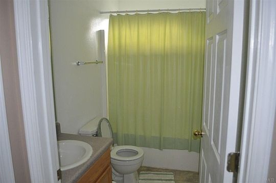5th image of 107 Ariola Ave