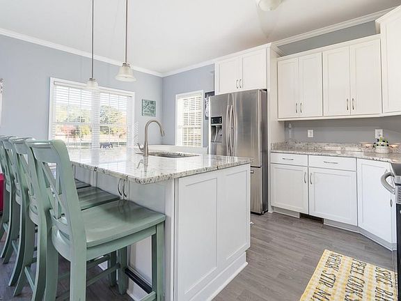 4th image of 214 Salter Ct