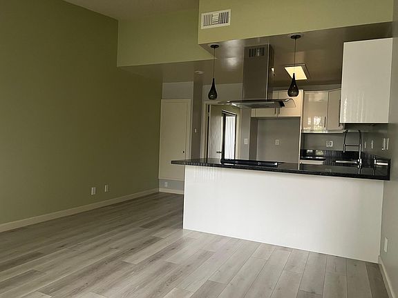 3rd image of 660 W Bonita Ave APT 20H