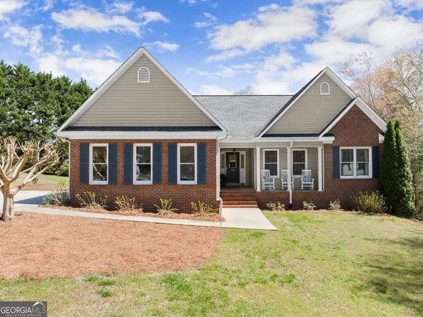 195 Featherwood Dr, Cornelia, GA 30531