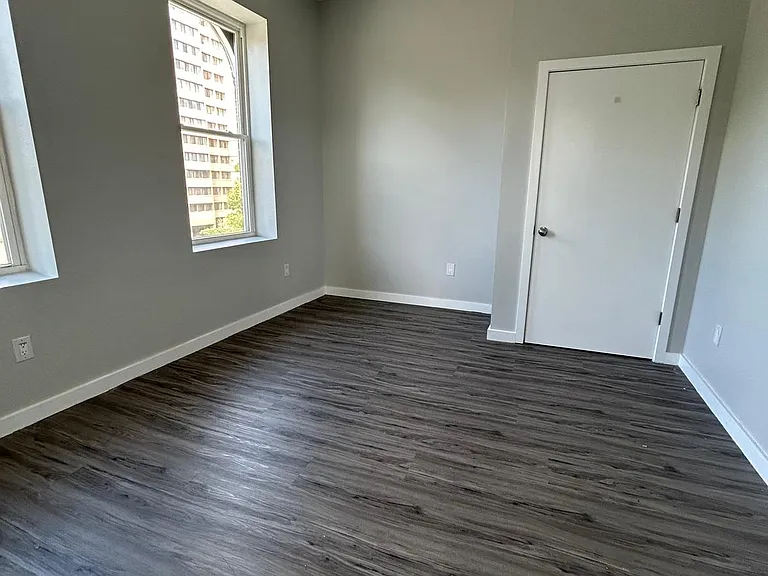 98 Clinton Ave #3 — Photo 6