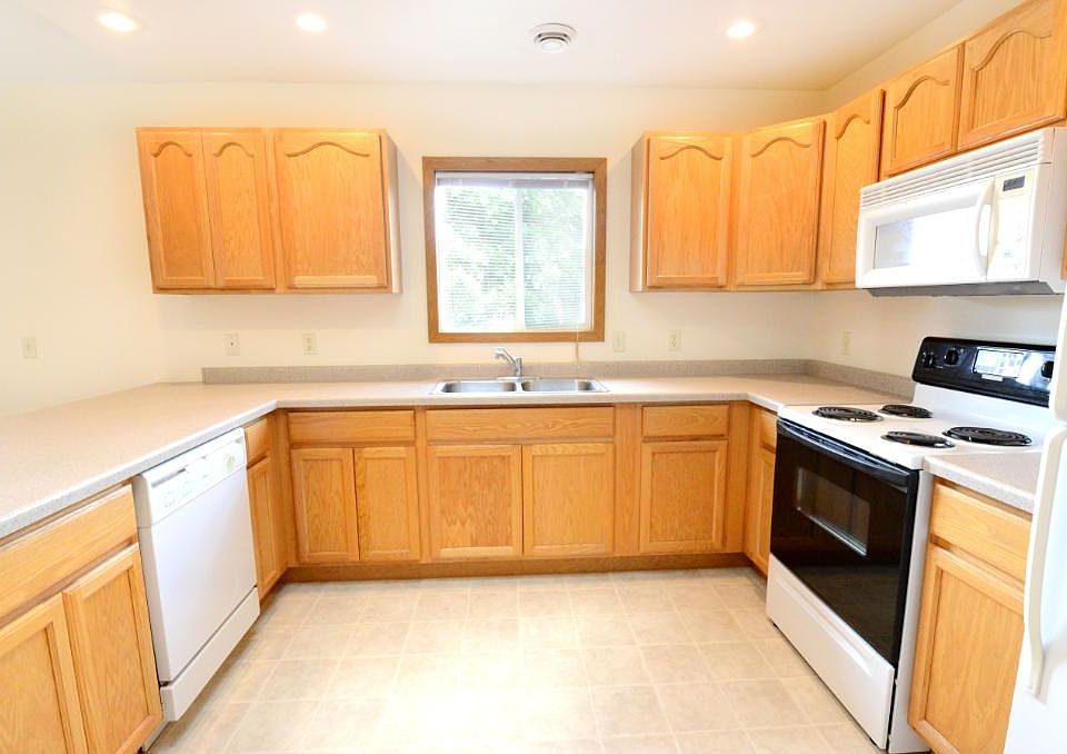 1st image of 896 Dutchman Dr #5