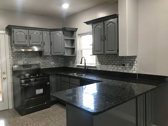 4th image of 1730 W Le Moyne St #2