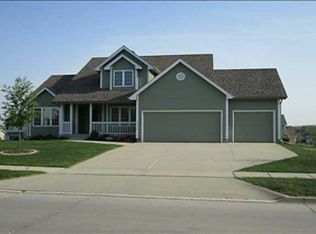 15706 Aurora Ave, Urbandale, IA 50323