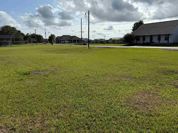 1318 W Avenue F St, Larose, LA 70373