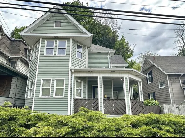 221 Harrison Ave #A, Greensburg, PA 15601