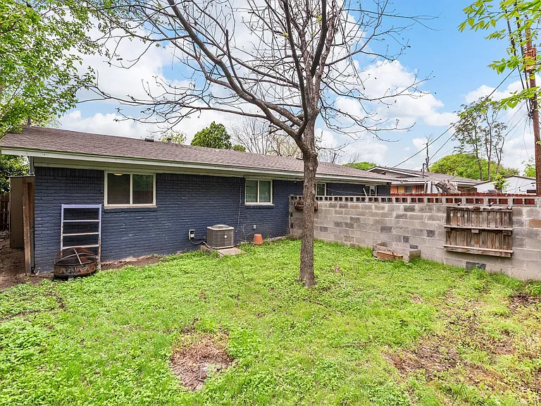 5803 Wellington Dr #B — Photo 11