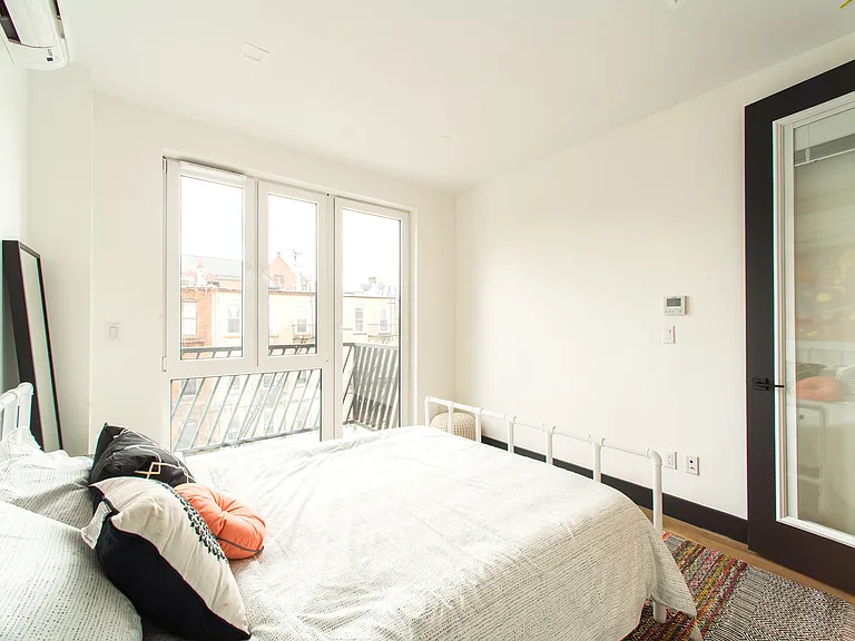 832 Lexington Ave #401C — Photo 10