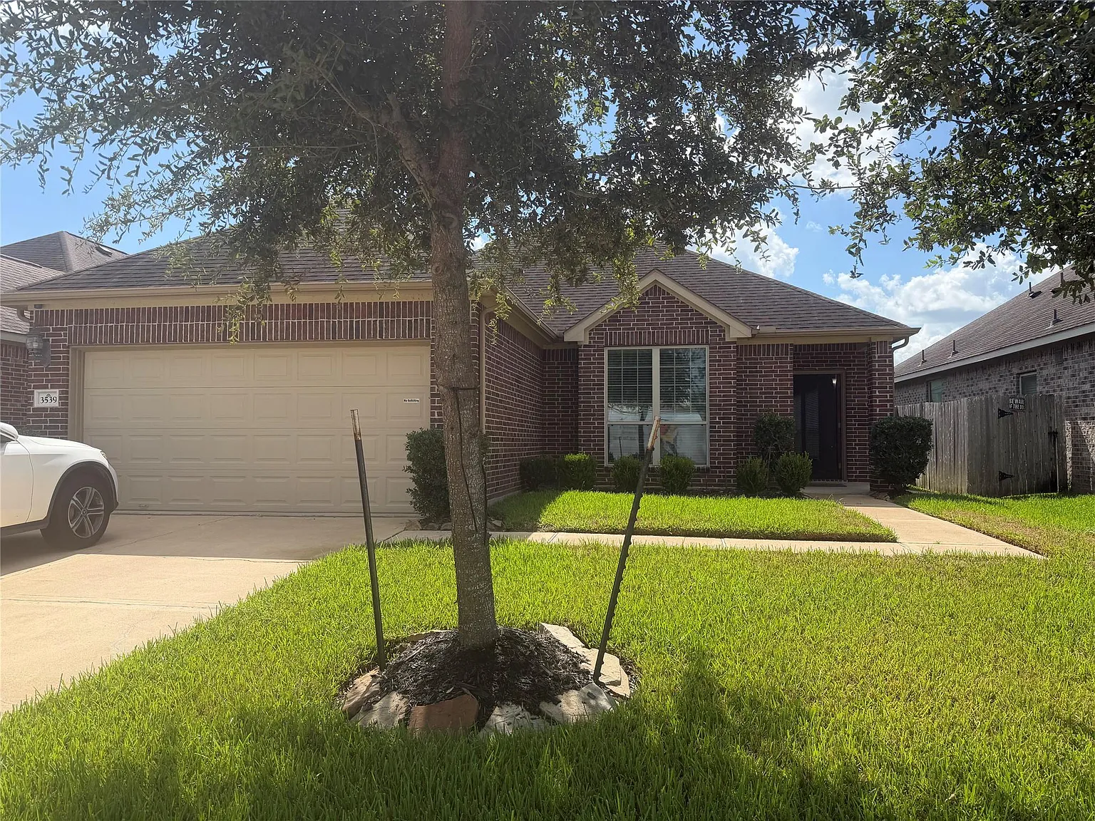 4 bed, 2.0 bath, 1787 sqft, $2,200 — Photo 1