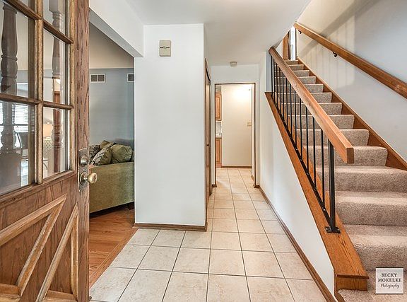 Spacious Foyer
