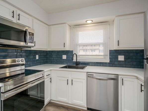 lexington-kentucky-77567920 picture