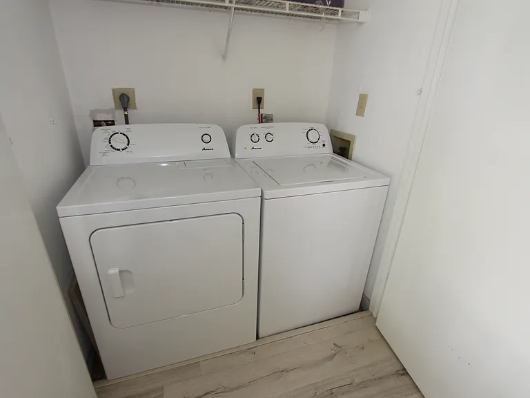 2820 N Oakland Forest Dr #109 — Photo 10