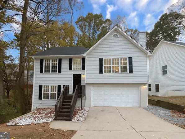 565 Paris Dr, Lawrenceville, GA 30043