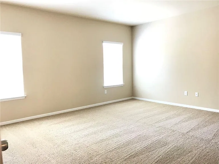 3201 Ortman Dr — Photo 9