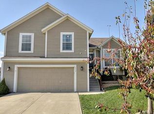 842 N Sycamore Ct, Gardner, KS 66030