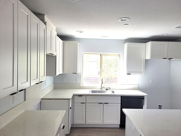 4th image of 20736 83rd St