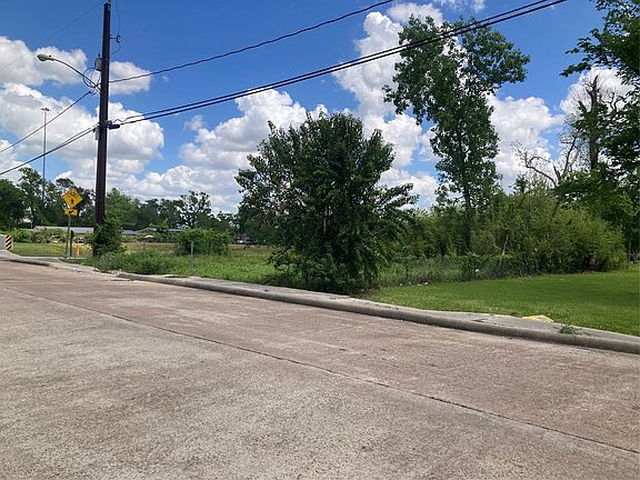 4th image of 5004 Falls St