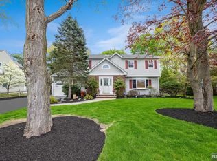 16 Leoson Pkwy, Old Tappan, NJ 07675