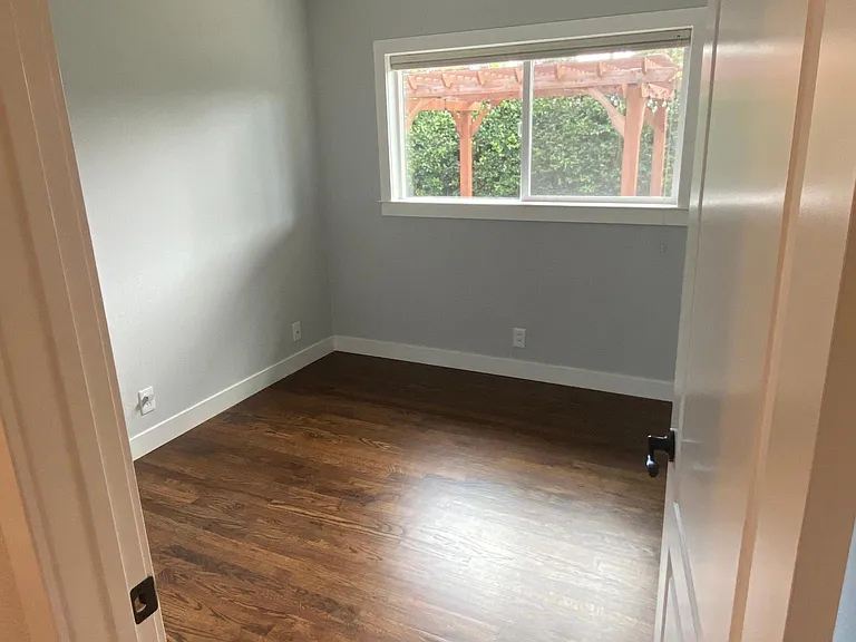 1246 E Hamilton Ave — Photo 8