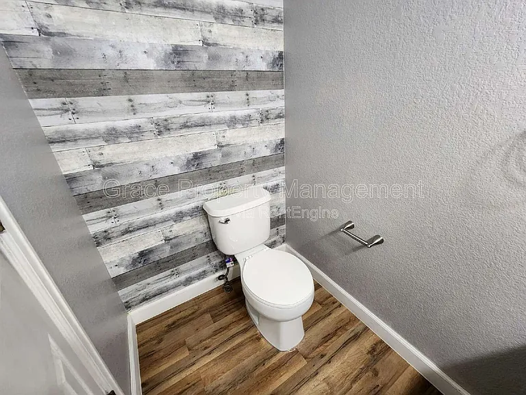 10154 Wyandott Cir N — Photo 5