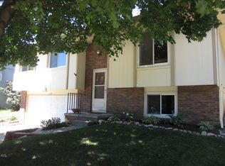 11624 Hartman Ave, Omaha, NE 68164