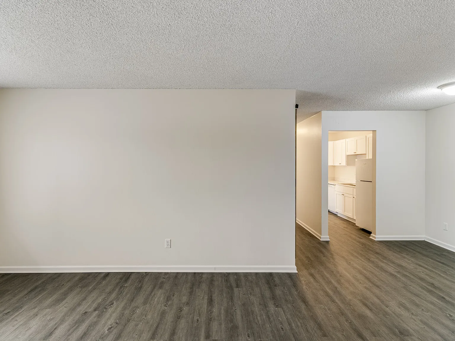2 bed, 1000 sqft, $1,000 — Photo 4