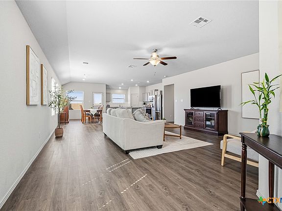 3rd image of 709 Carol Dr