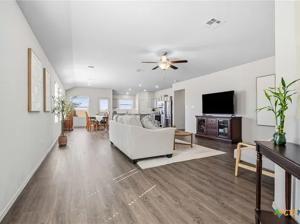 709 Carol Dr, Hutto, TX 78634