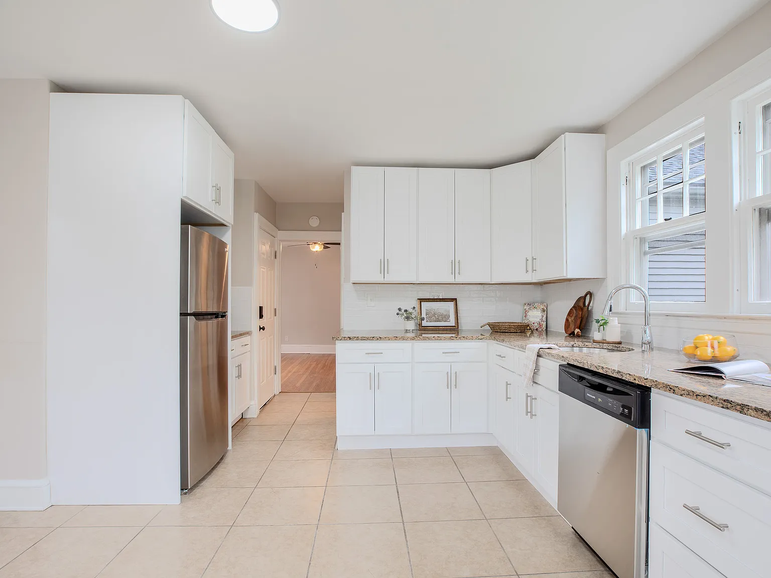 3 bed, 1668 sqft, $2,400 — Photo 2
