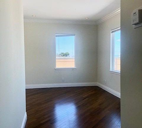 2nd image of 1046 Pacific Ave #3