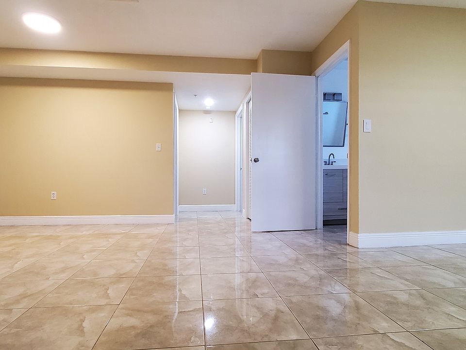 1st image of 1627 NW 18th St APT 310