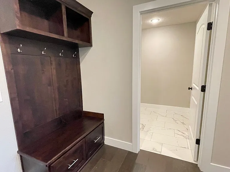 6002 S Iris Ln — Photo 13