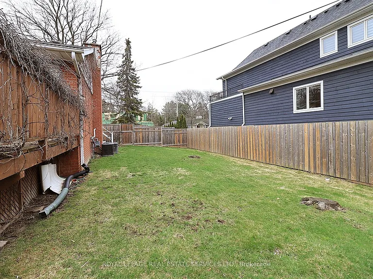 222 Alscot Cres — Photo 39