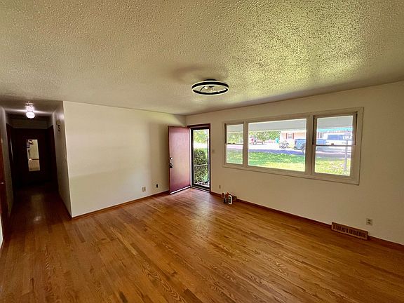 2nd image of 340 Hillcrest Dr