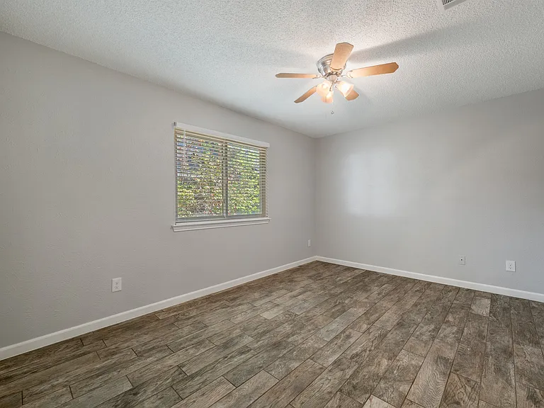 7501 Whistlestop Dr — Photo 18