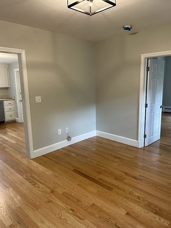1 bed, 950 sqft, $3,140 — Photo 4